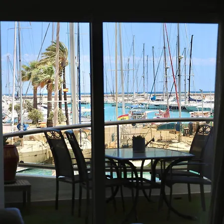Simply Astonishing Location Apartment