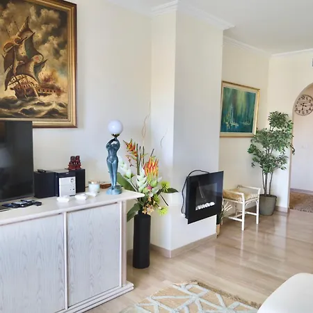 Simply Astonishing Location Apartment *